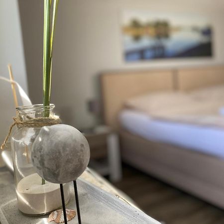 Zum Alten Faehrhaus - Bed & Breakfast Wrohm Dış mekan fotoğraf