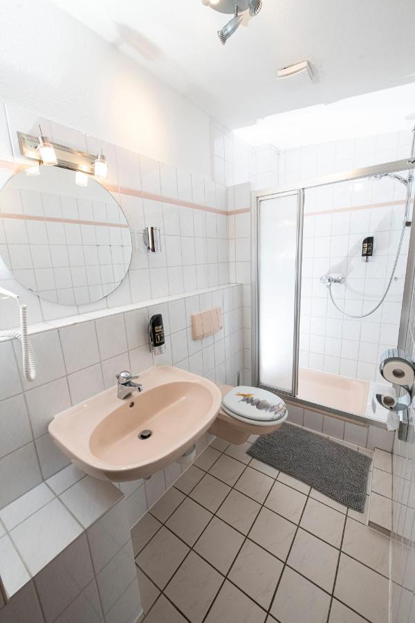 Zum Alten Faehrhaus - Bed & Breakfast Wrohm Dış mekan fotoğraf