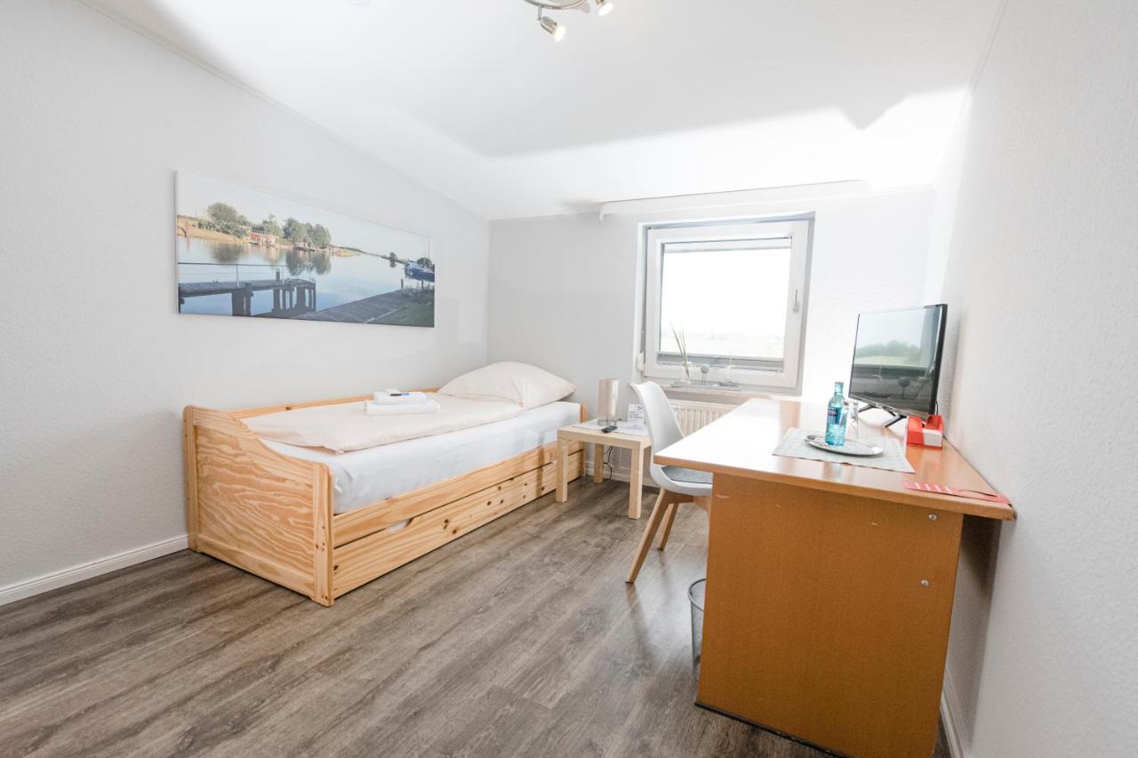 Zum Alten Faehrhaus - Bed & Breakfast Wrohm Dış mekan fotoğraf
